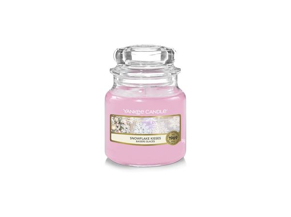 Yankee Candle Aromatická sviečka Classic malá Snowflake Kisses 104 g